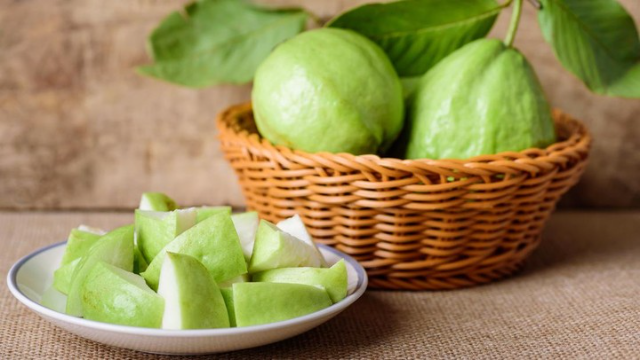 8 Manfaat Kesehatan Jambu Biji Untuk Tubuh